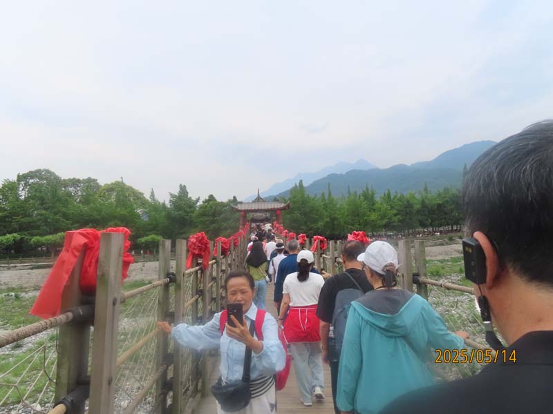08都江堰景区.JPG
