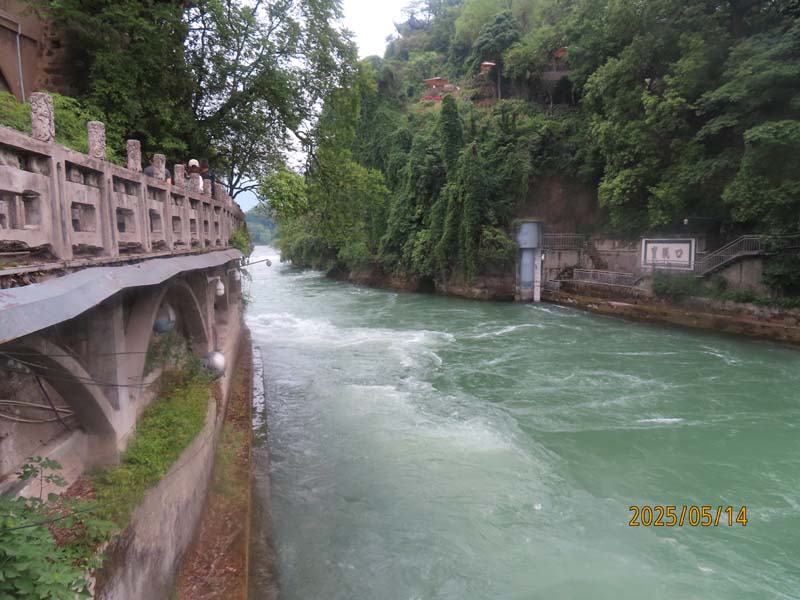 19都江堰景区.JPG