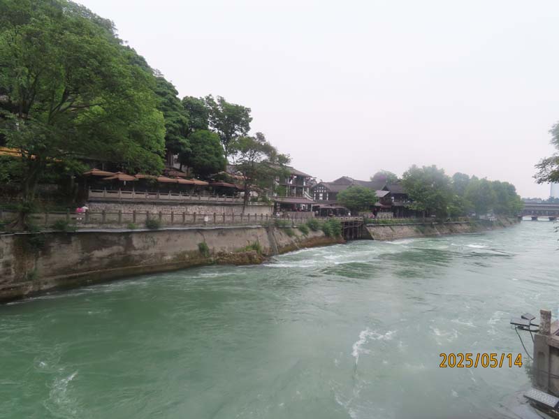 20都江堰景区.JPG