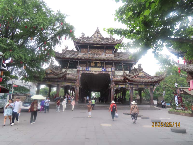 35都江堰景区.JPG