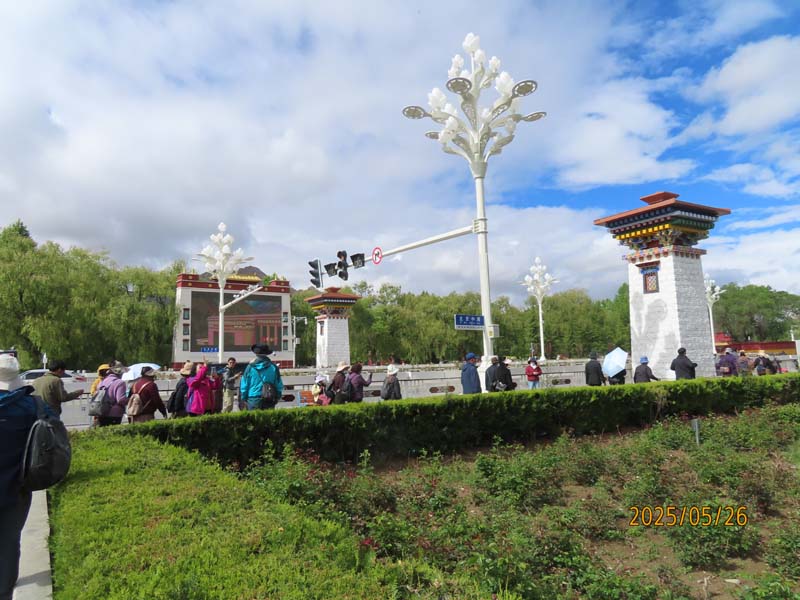 04布达拉宫广场.JPG