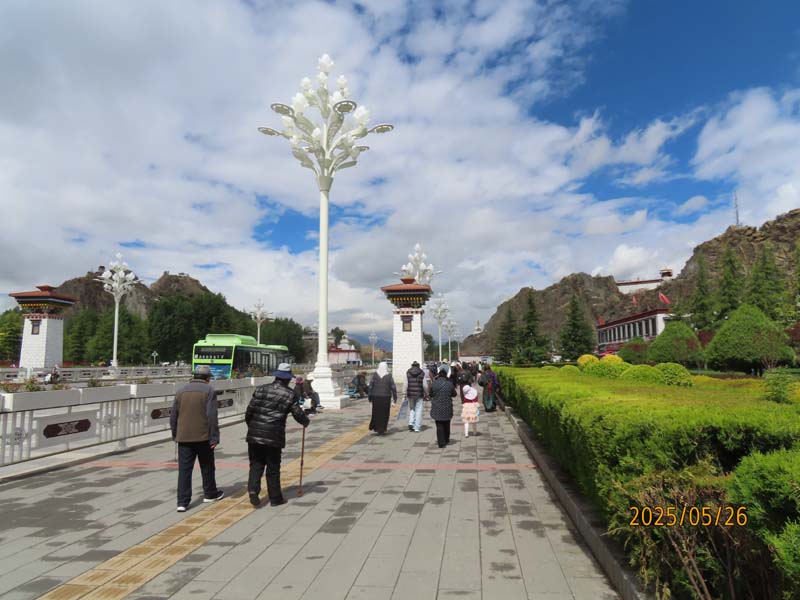 11布达拉宫广场.JPG