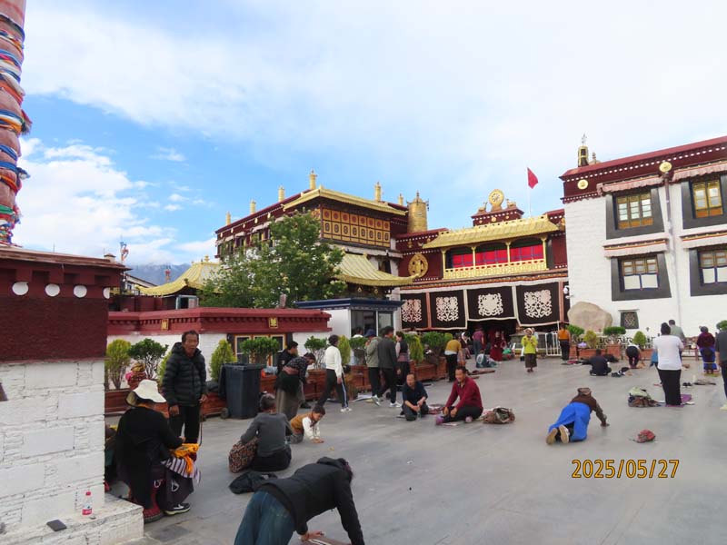 05大昭寺广场.JPG