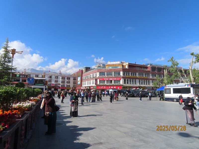 19大昭寺广场.JPG