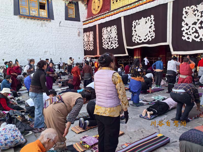 16大昭寺广场.jpg