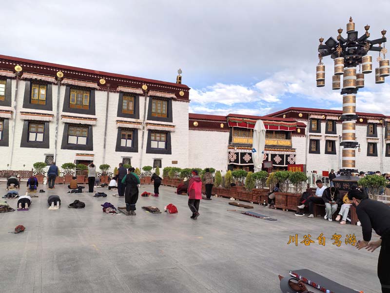 22大昭寺广场.jpg