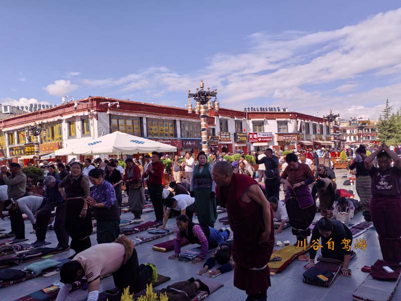 26大昭寺广场.jpg