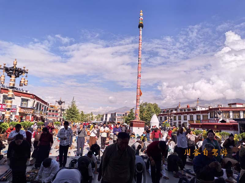 25大昭寺广场.jpg